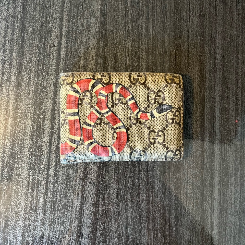 Gucci men’s snake wallet authentic